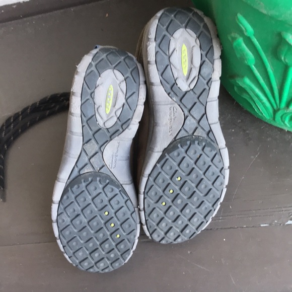 Clarks Leather Hiking Boots -EUC - Picture 6 of 7